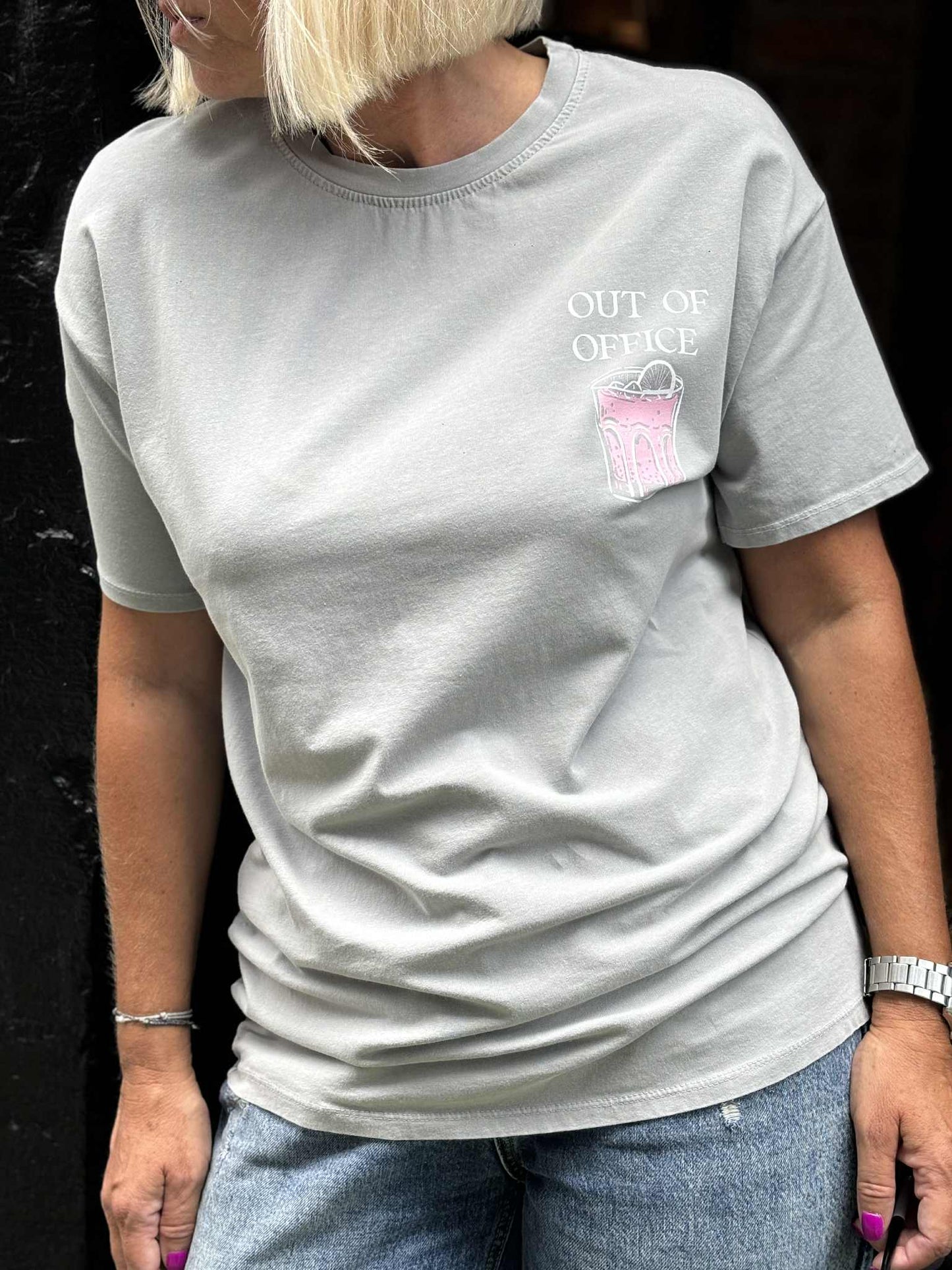 T-SHIRT OUT OFF OFFICE