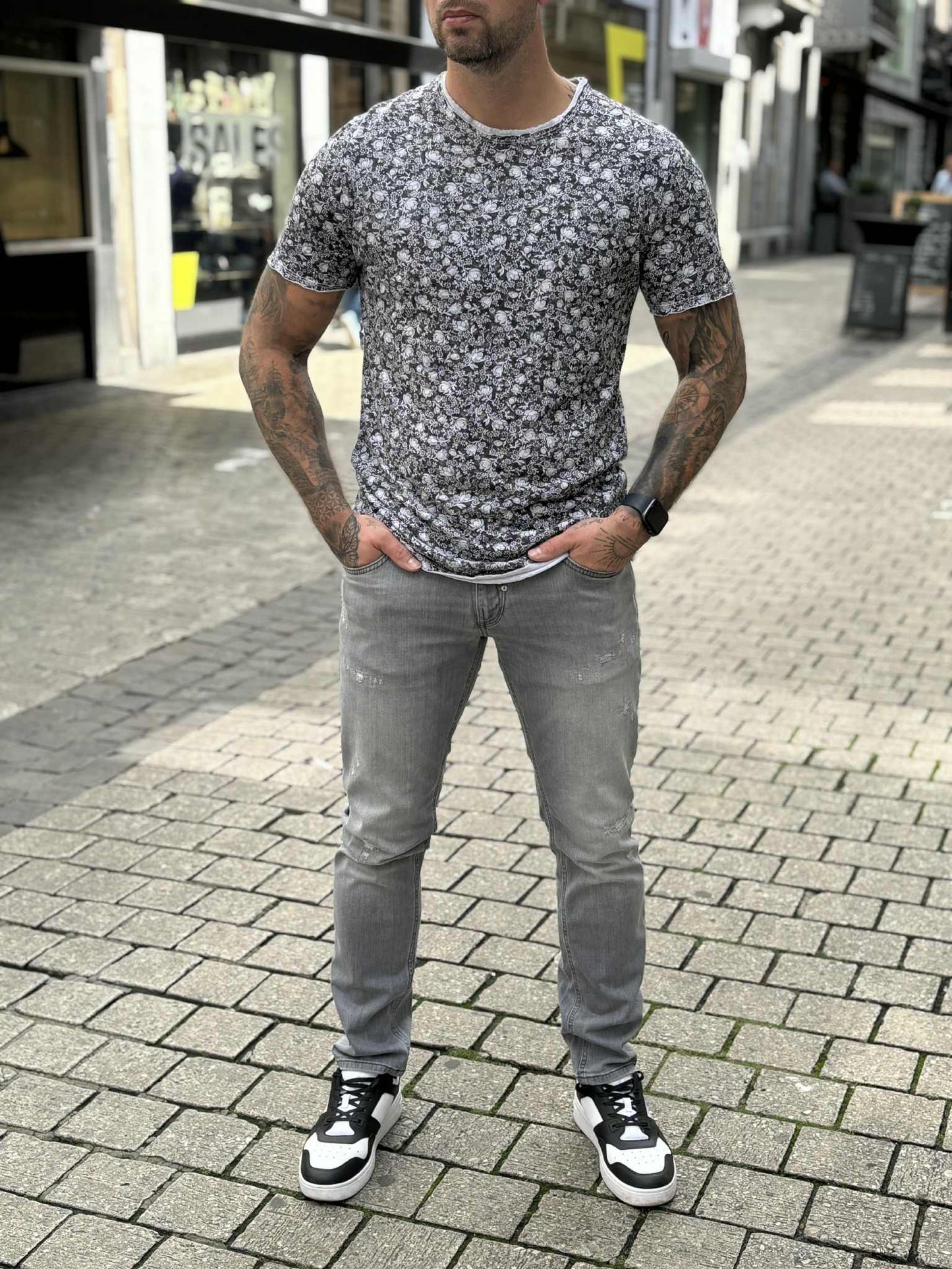 T-SHIRT