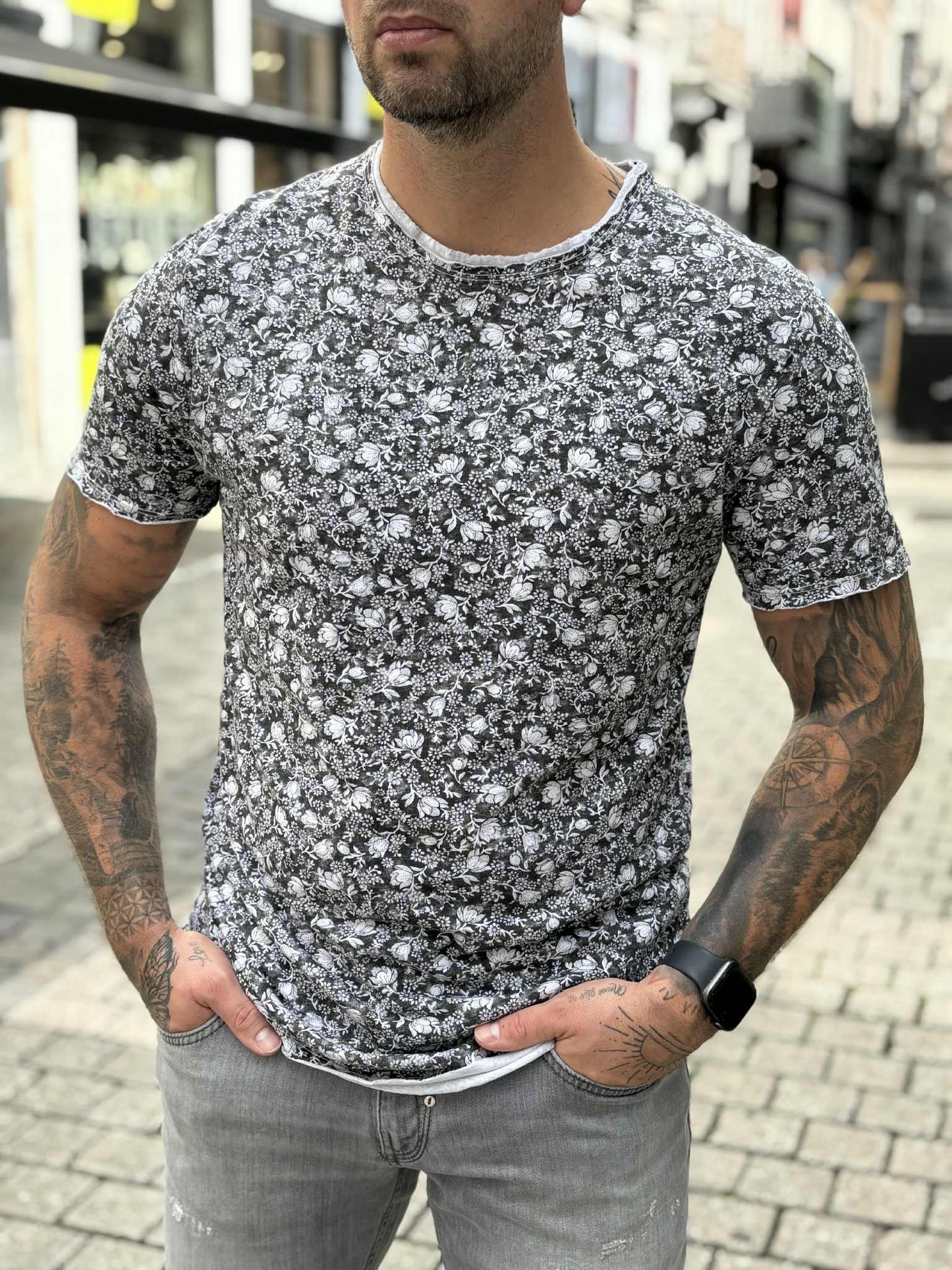 T-SHIRT