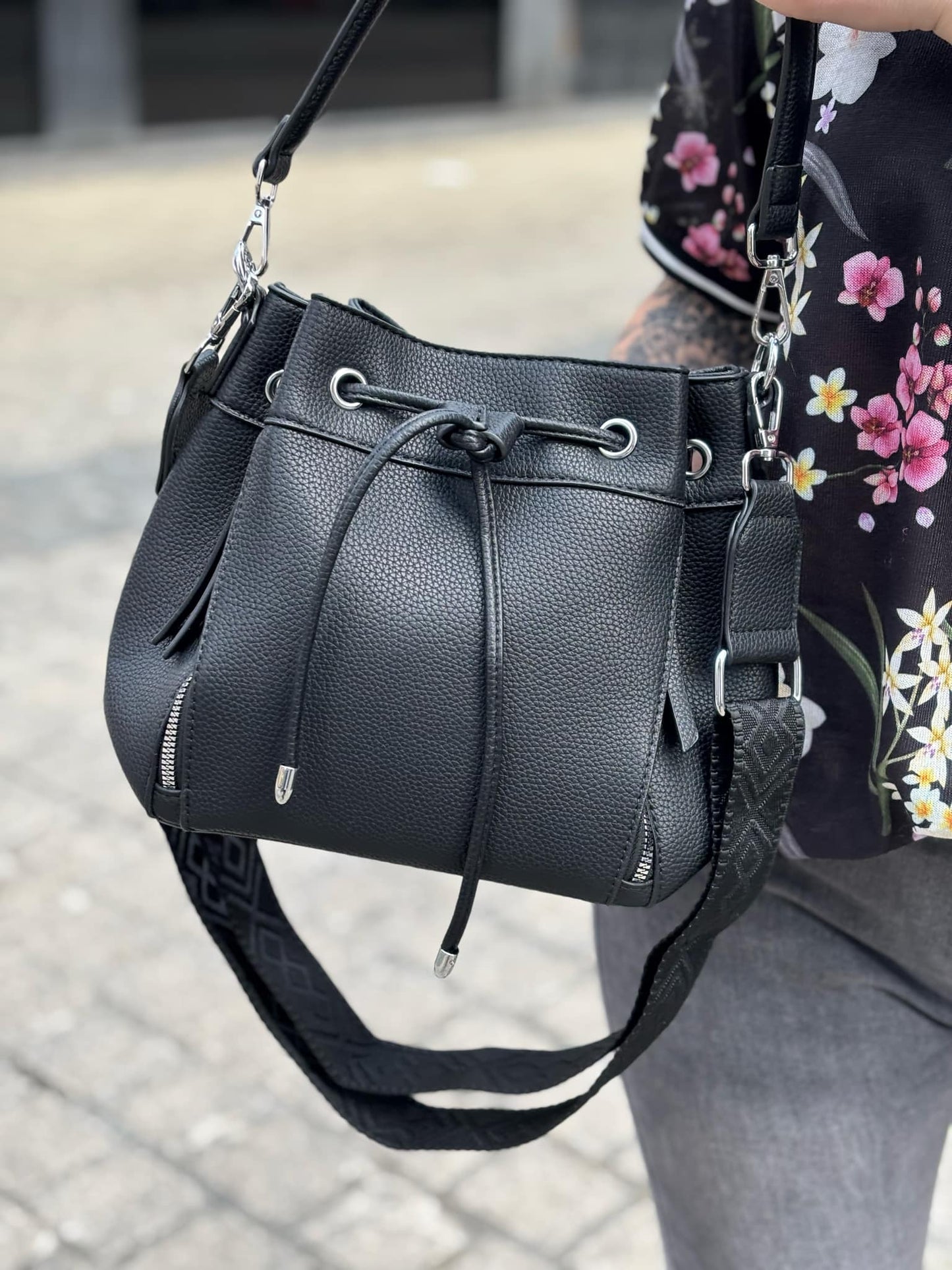 SAC LOLA