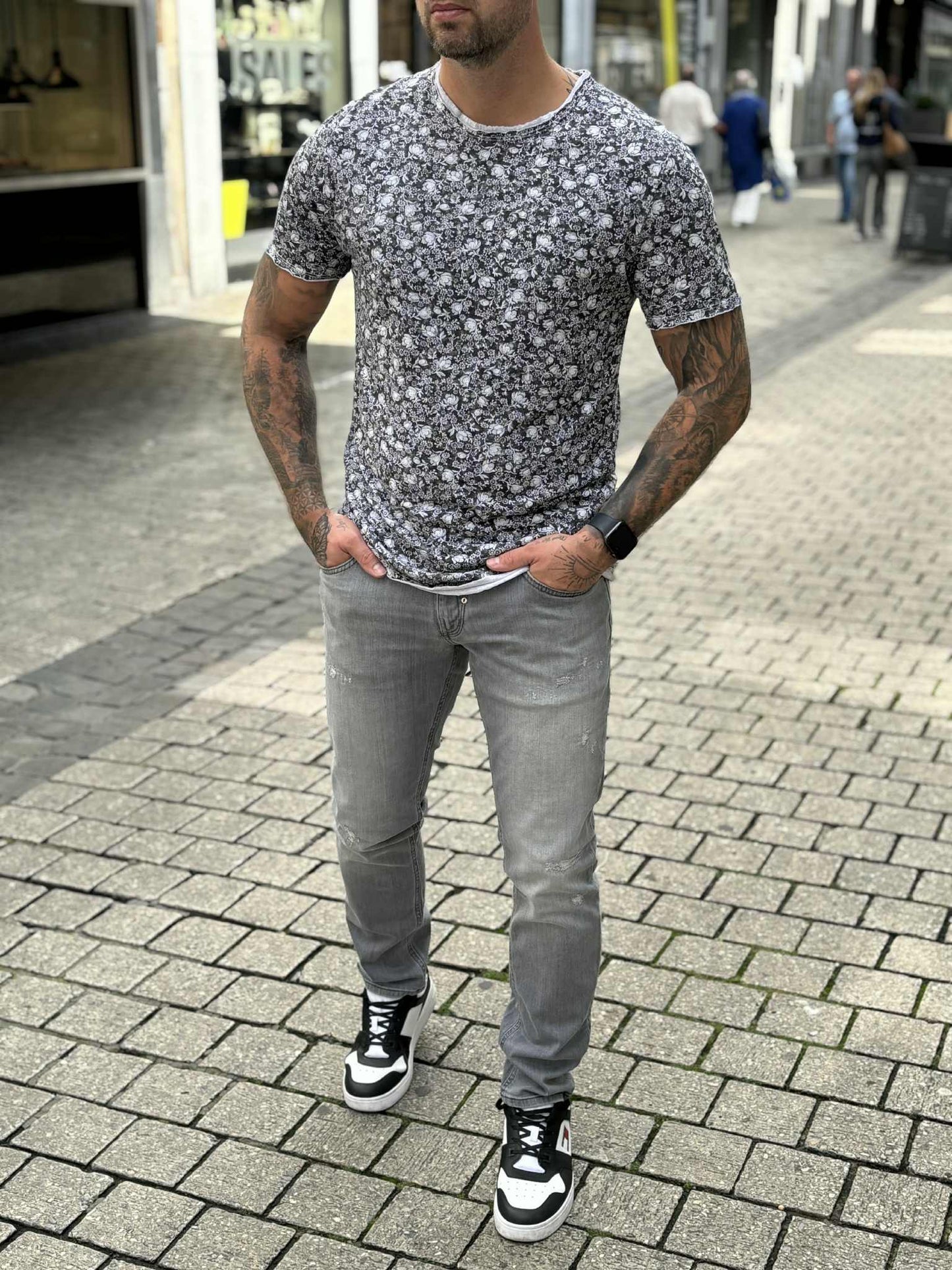 T-SHIRT