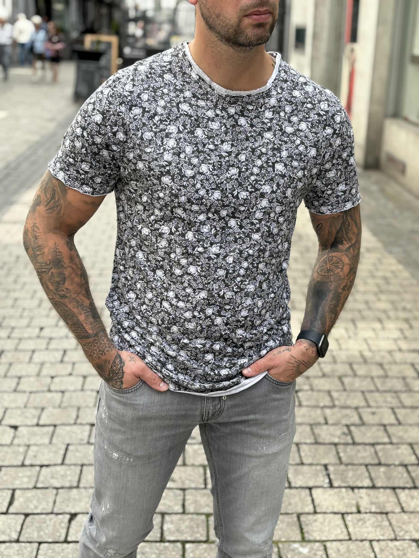 T-SHIRT