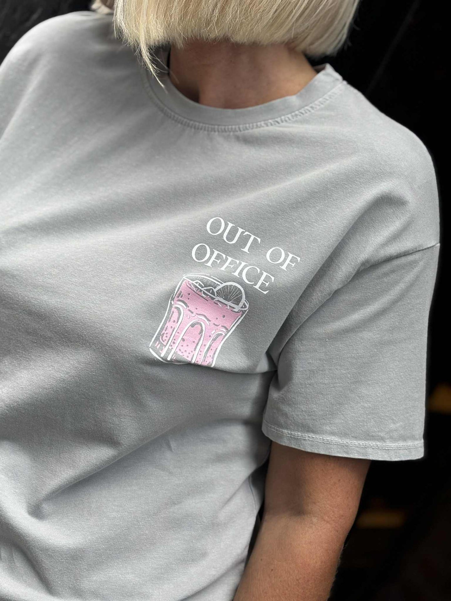 T-SHIRT OUT OFF OFFICE