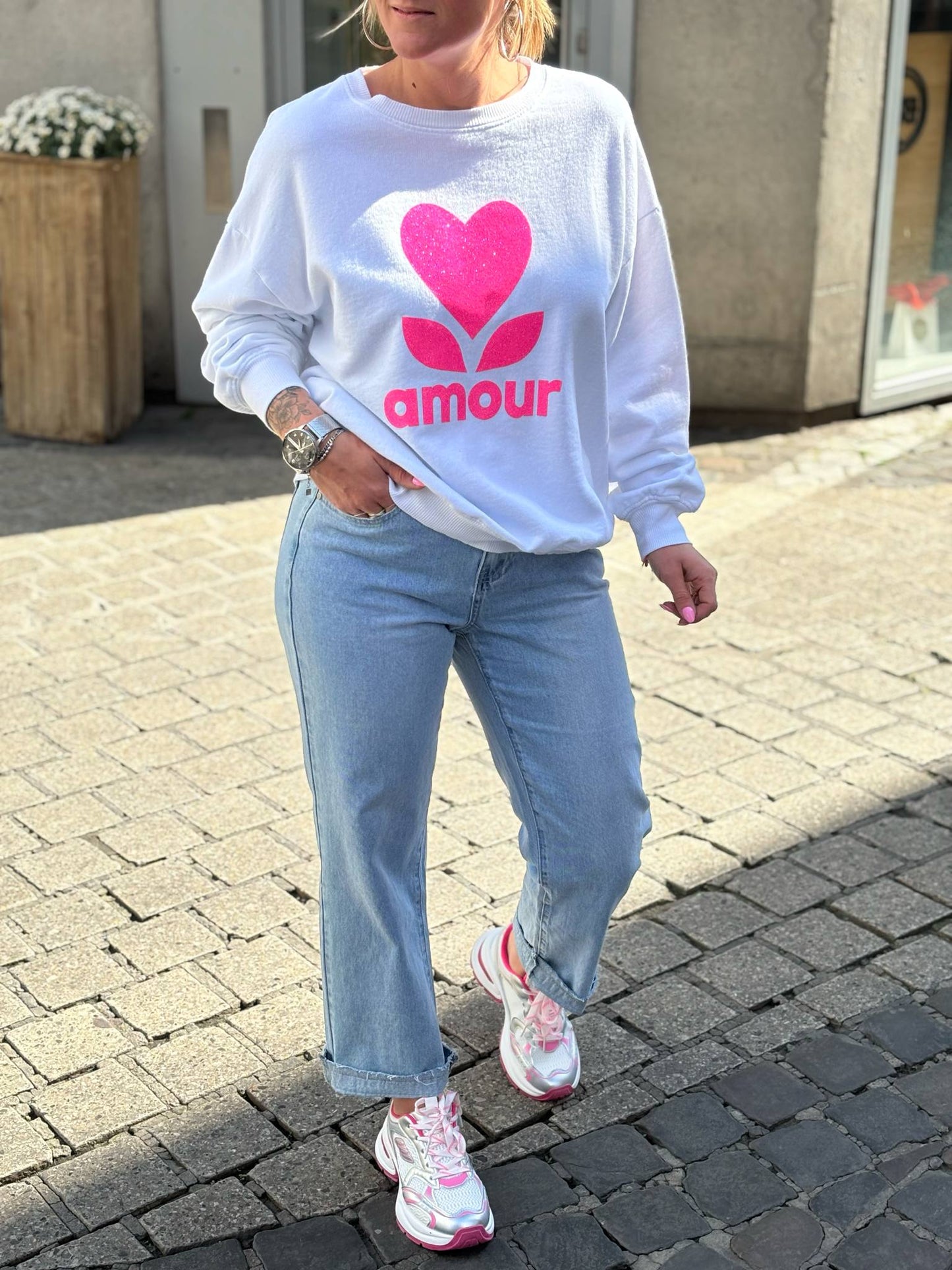 SWEAT AMOUR
