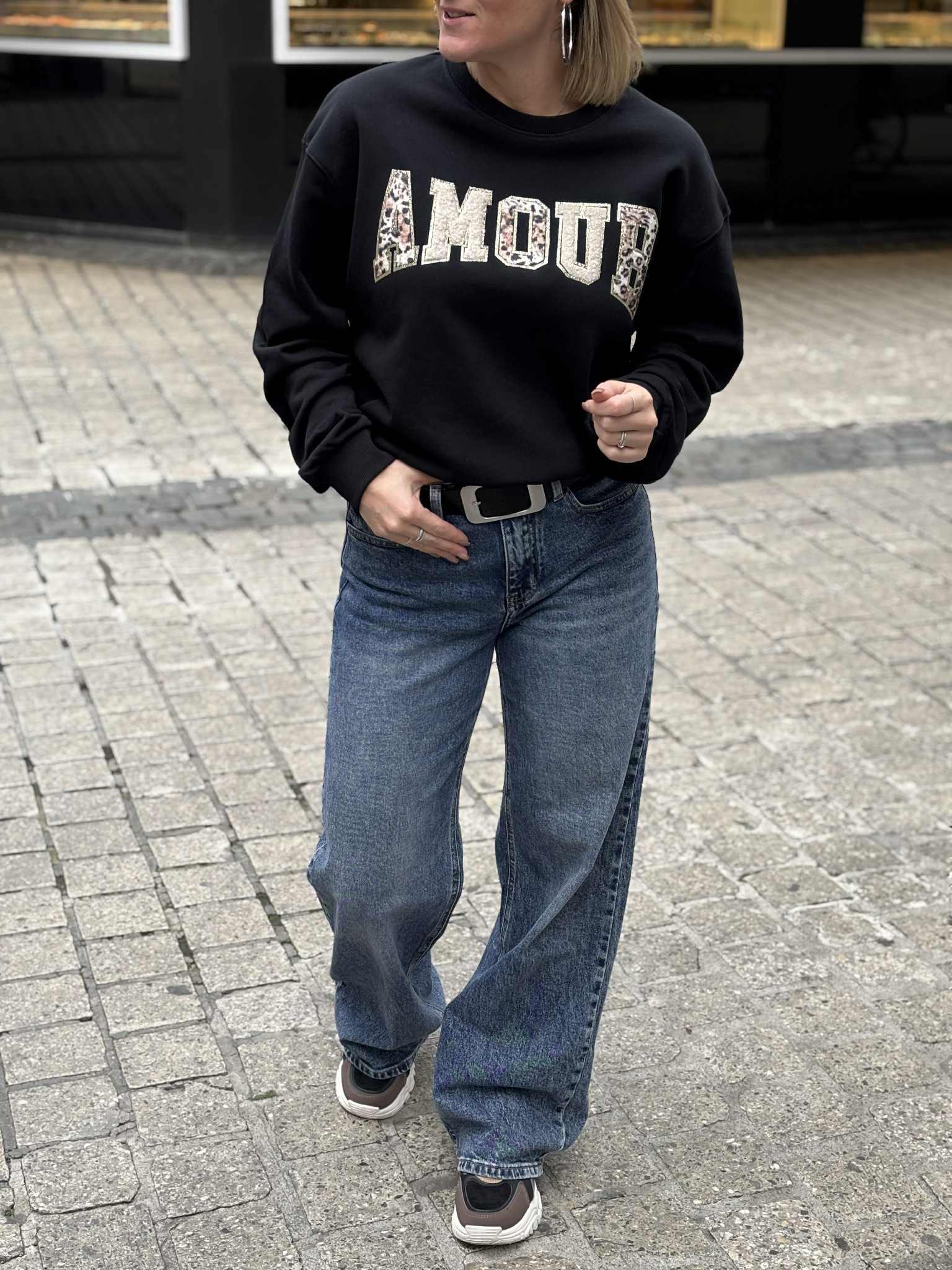 SWEAT AMOUR