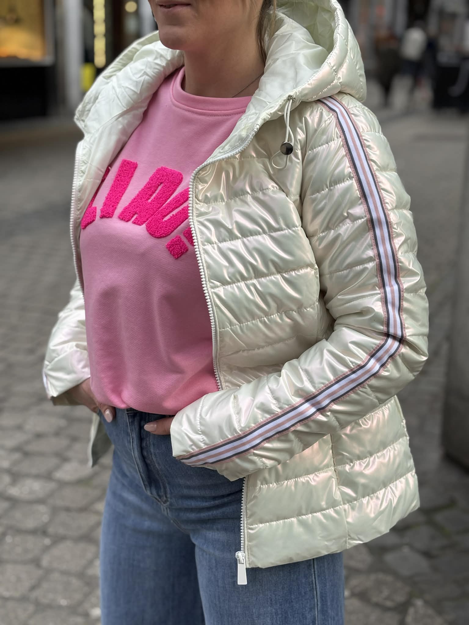 VESTE CLARA