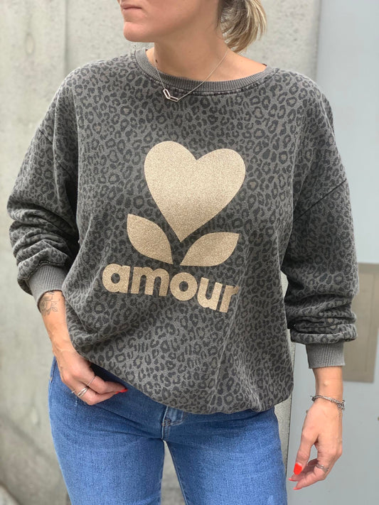 SWEAT AMOUR