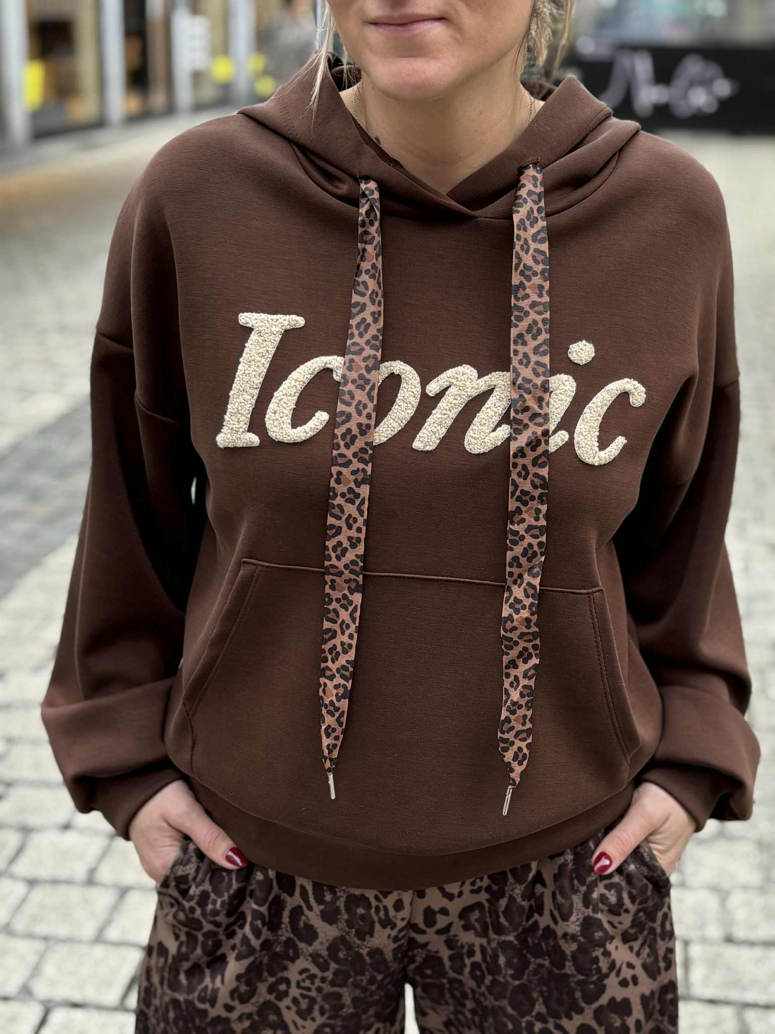 SWEAT ICONIC