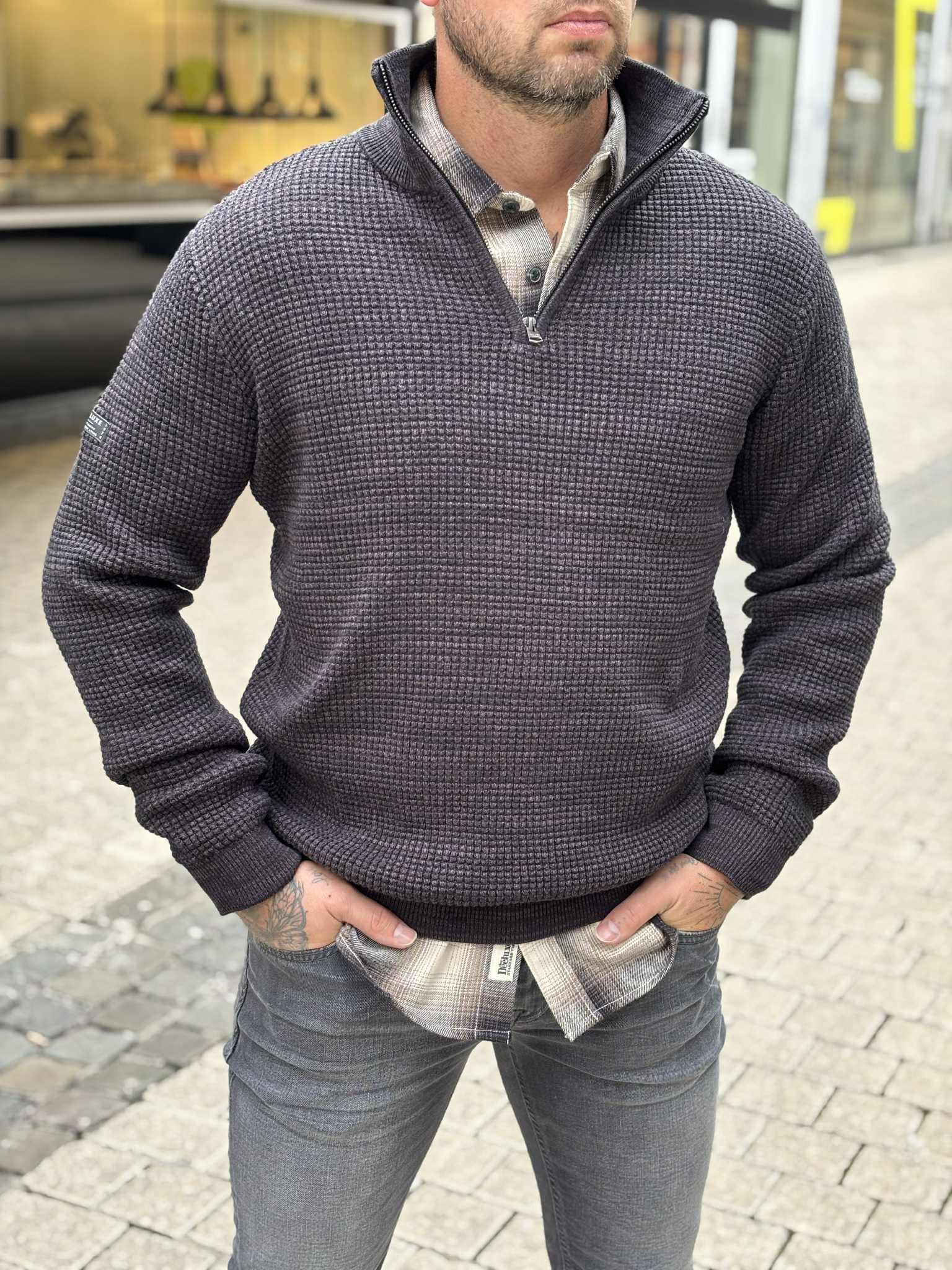 PULL DEELUXE