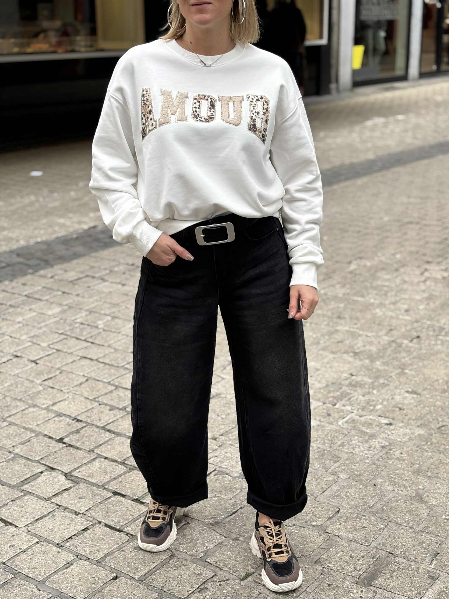 SWEAT AMOUR