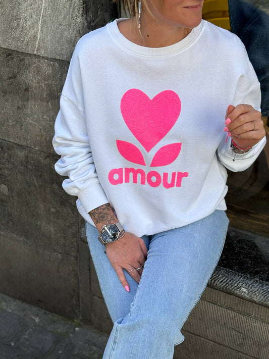 SWEAT AMOUR