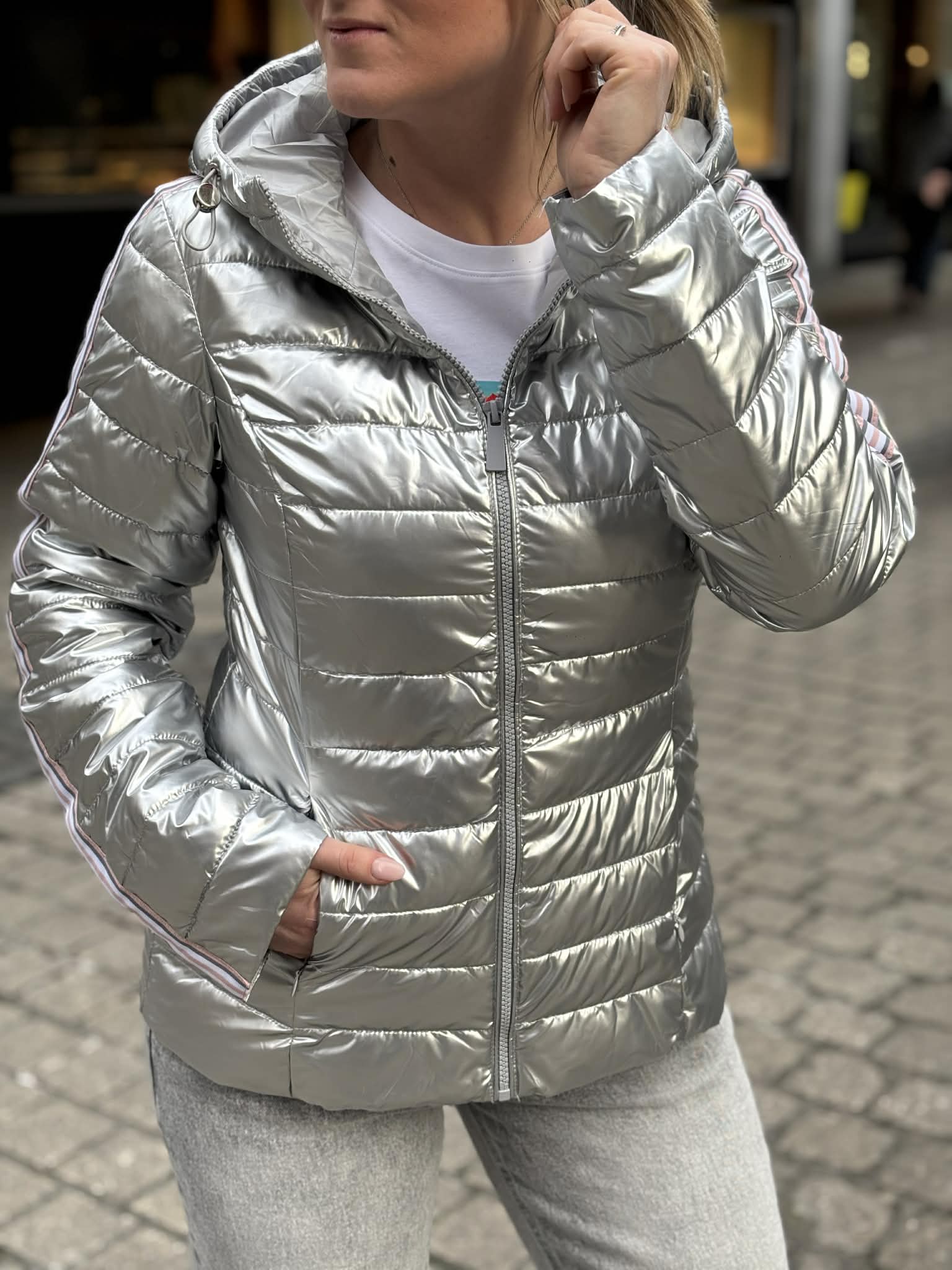 VESTE CLARA