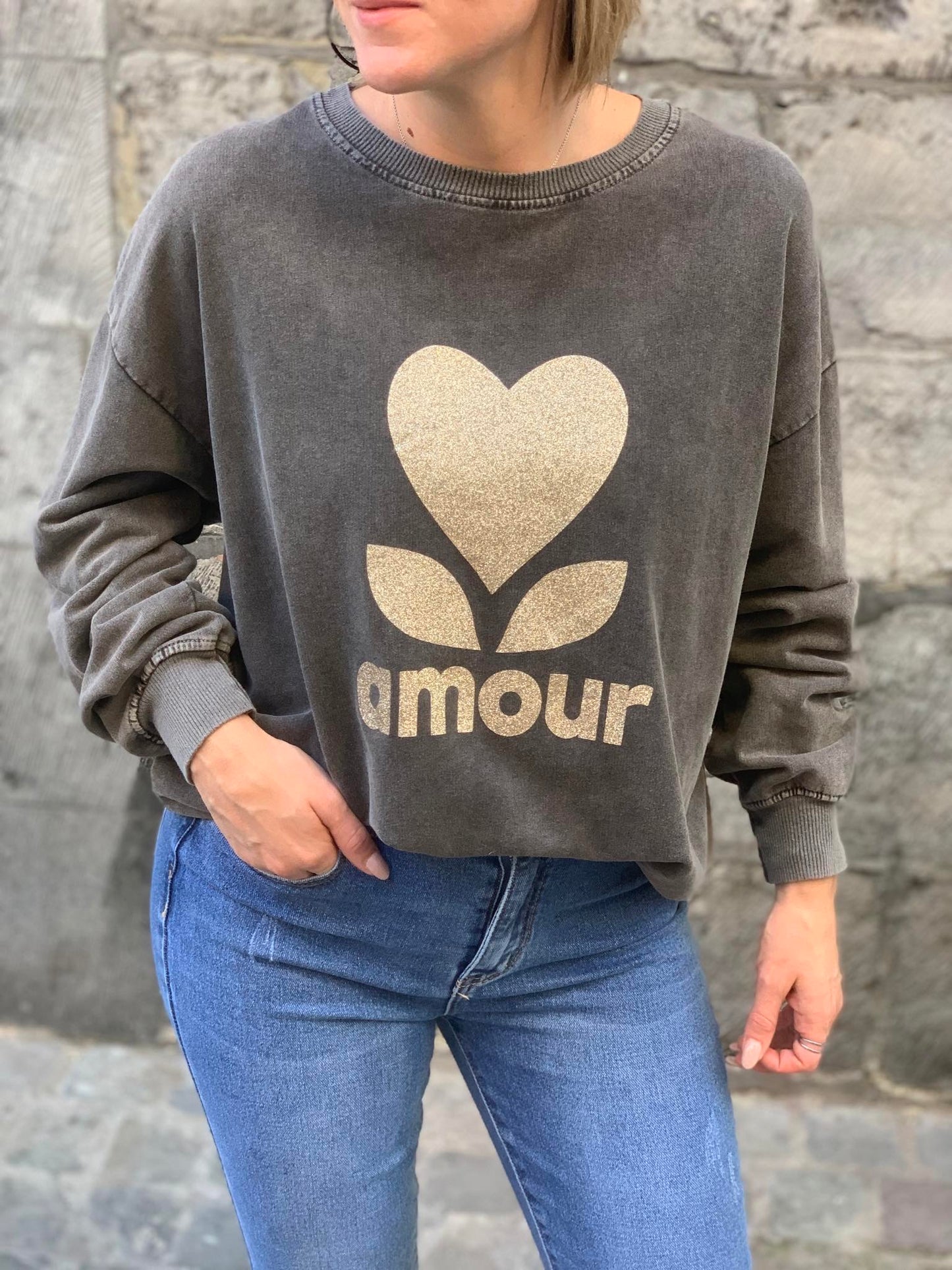 SWEAT AMOUR