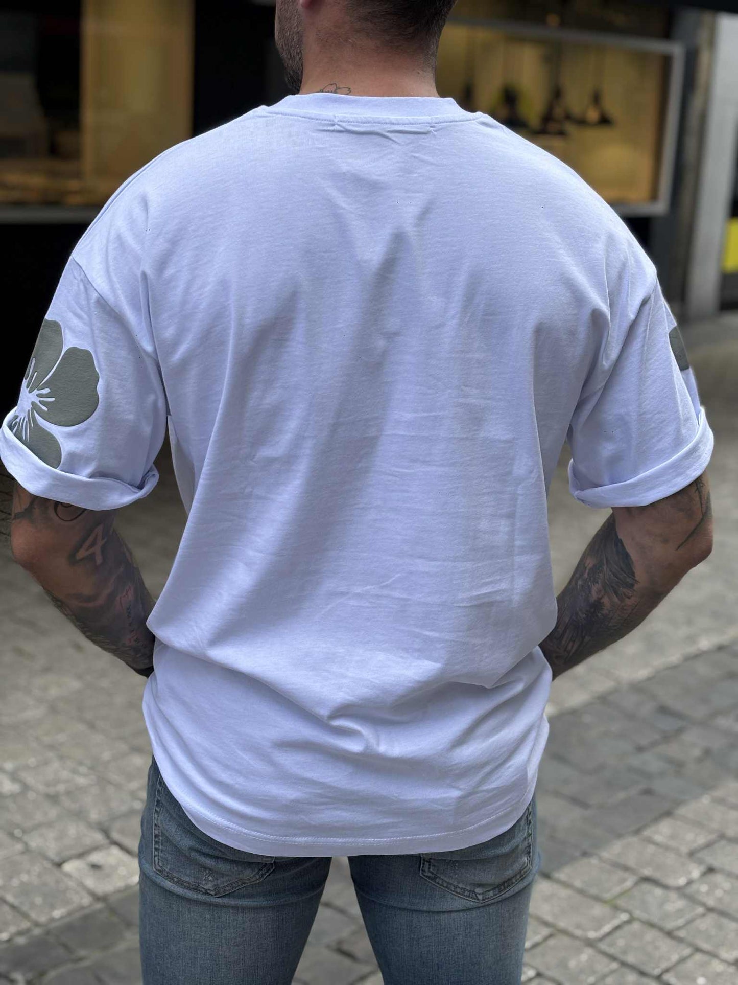 T-SHIRT