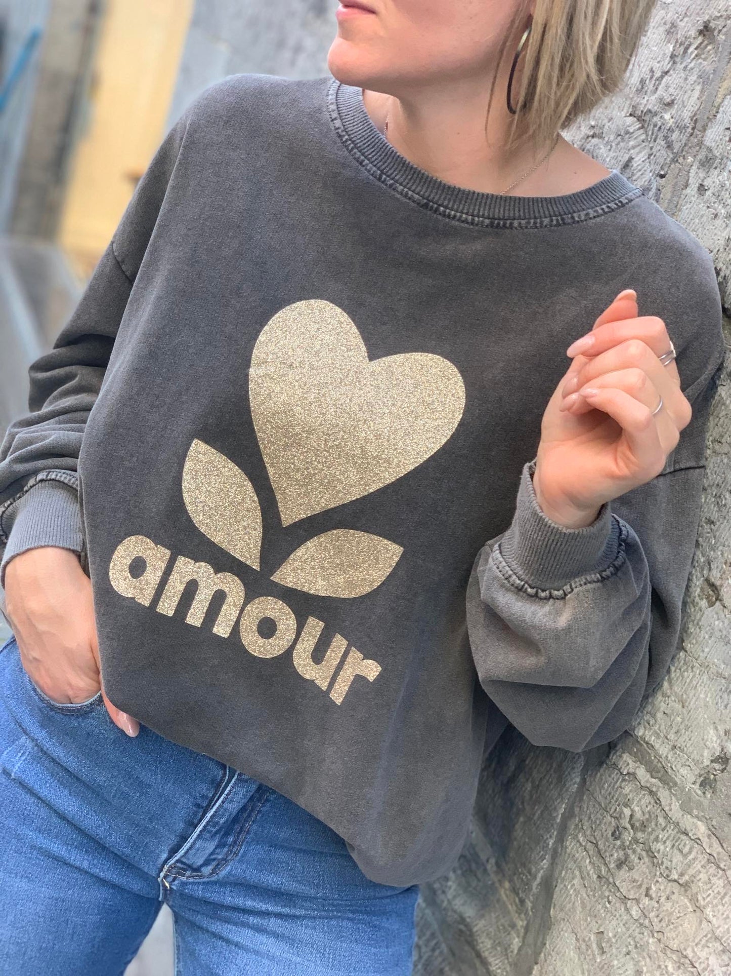 SWEAT AMOUR