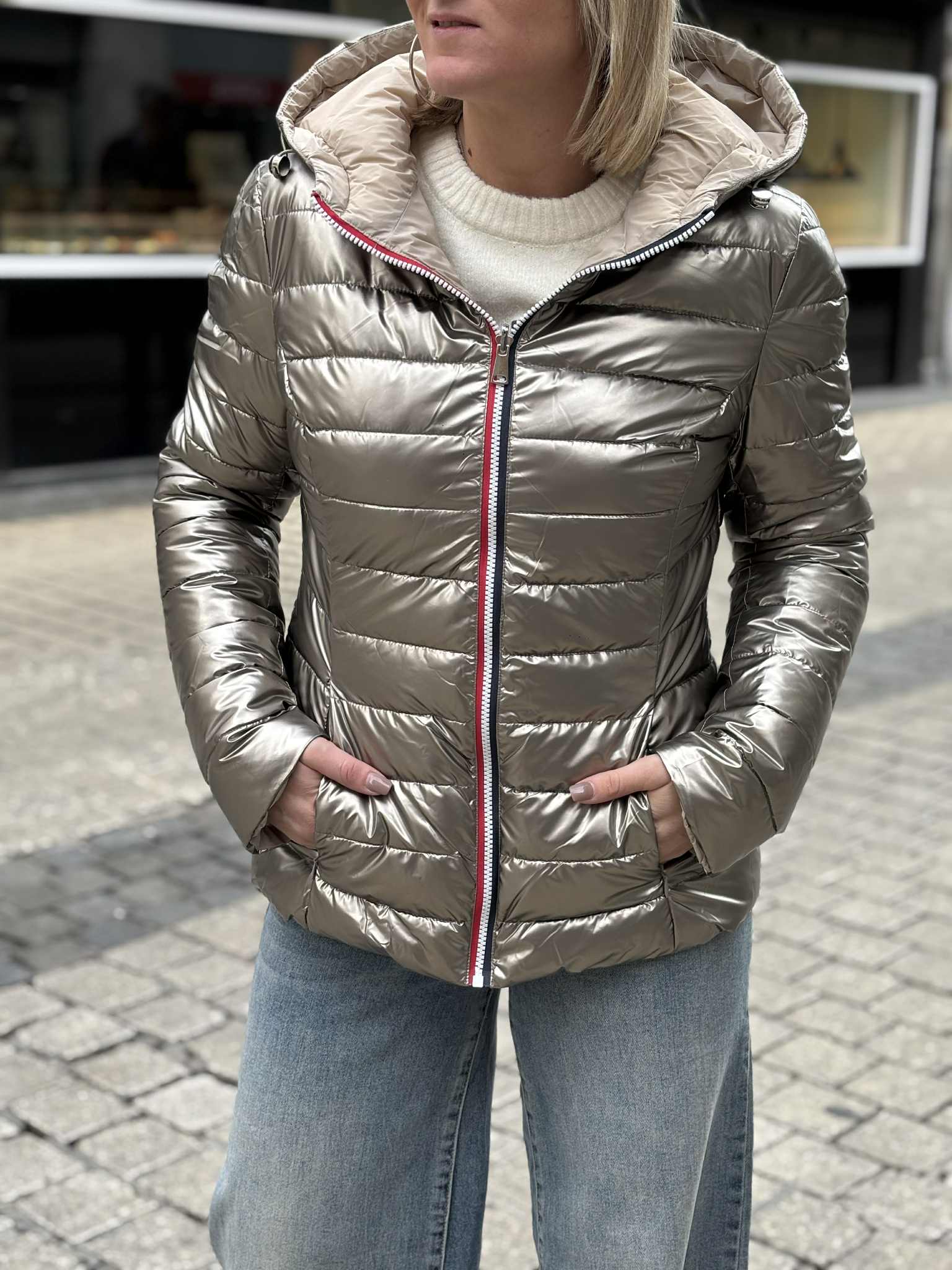 VESTE CLARA