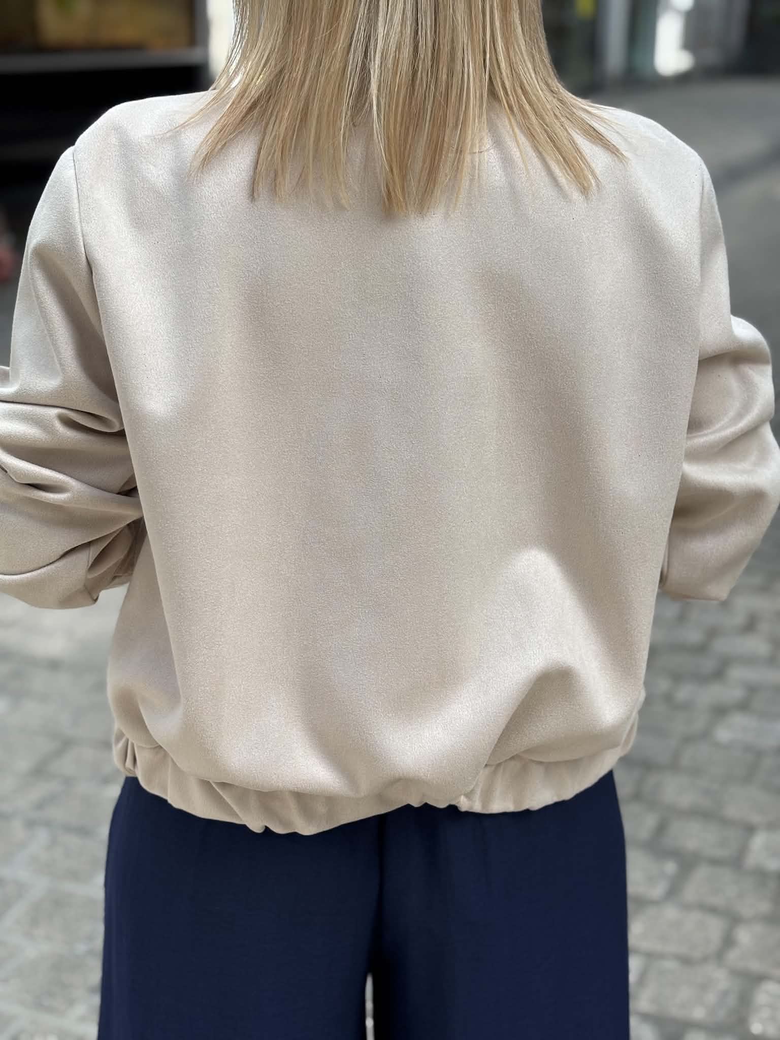 BOMBER NAIS