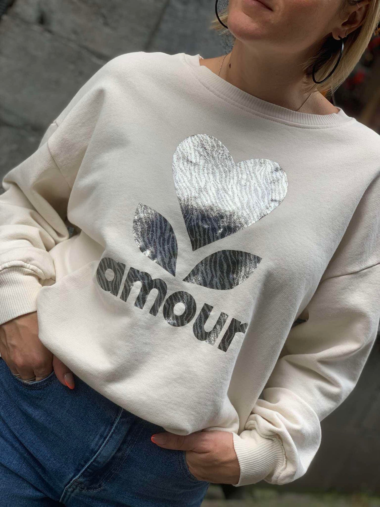 SWEAT AMOUR