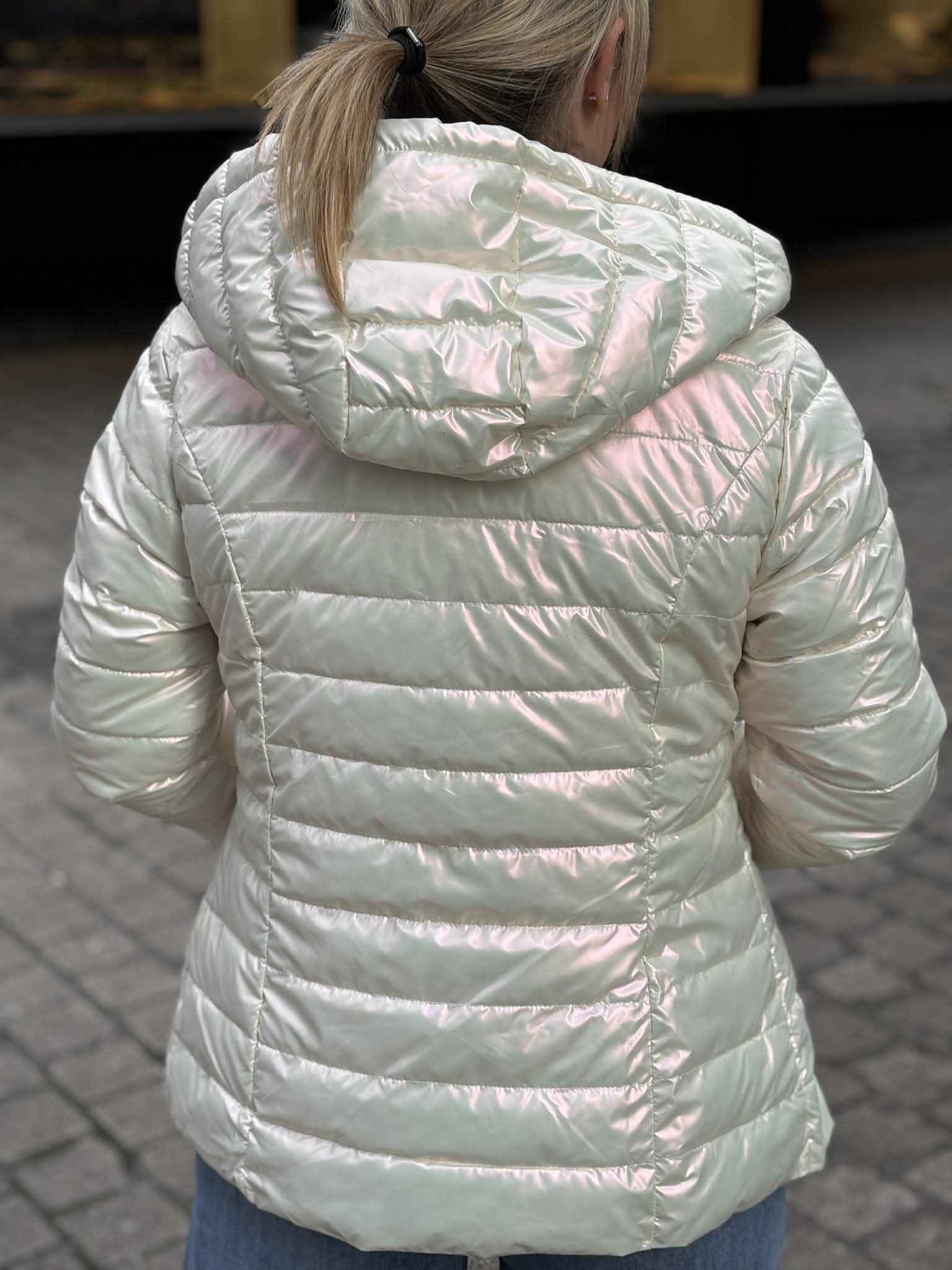 VESTE CLARA