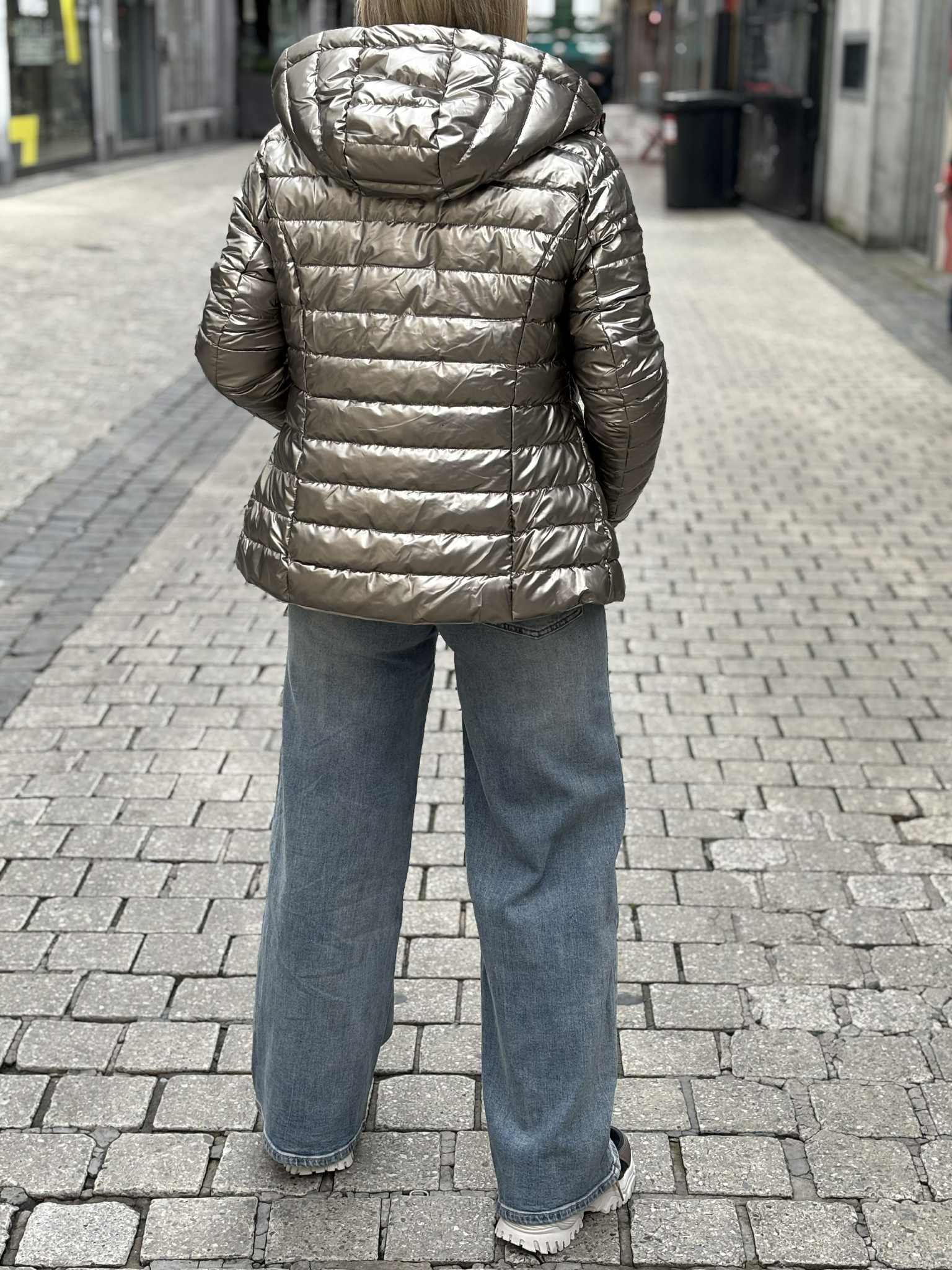 VESTE CLARA