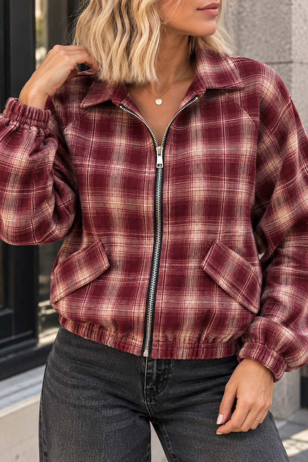 BOMBER HOLLY