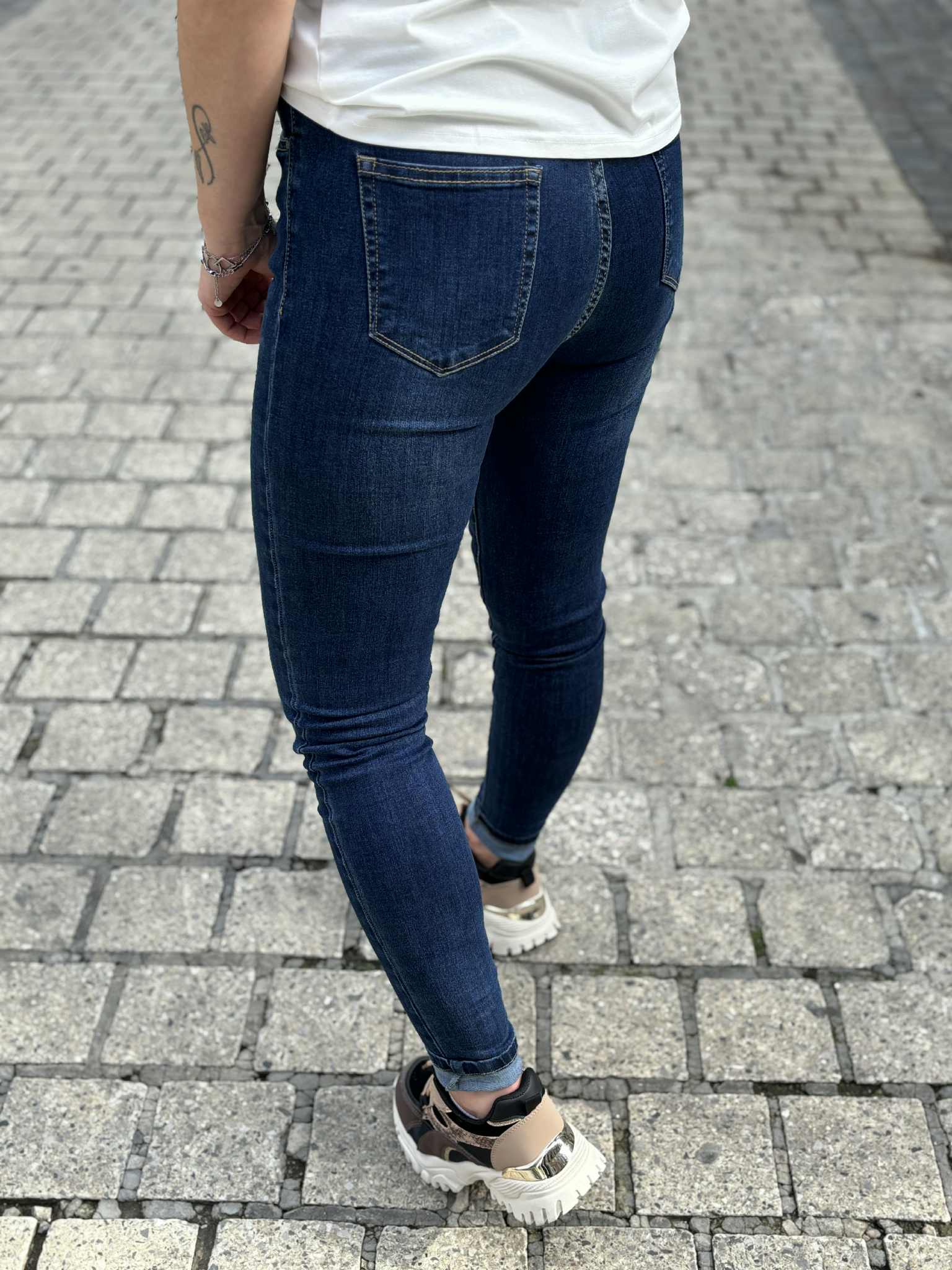 JEANS LOLA
