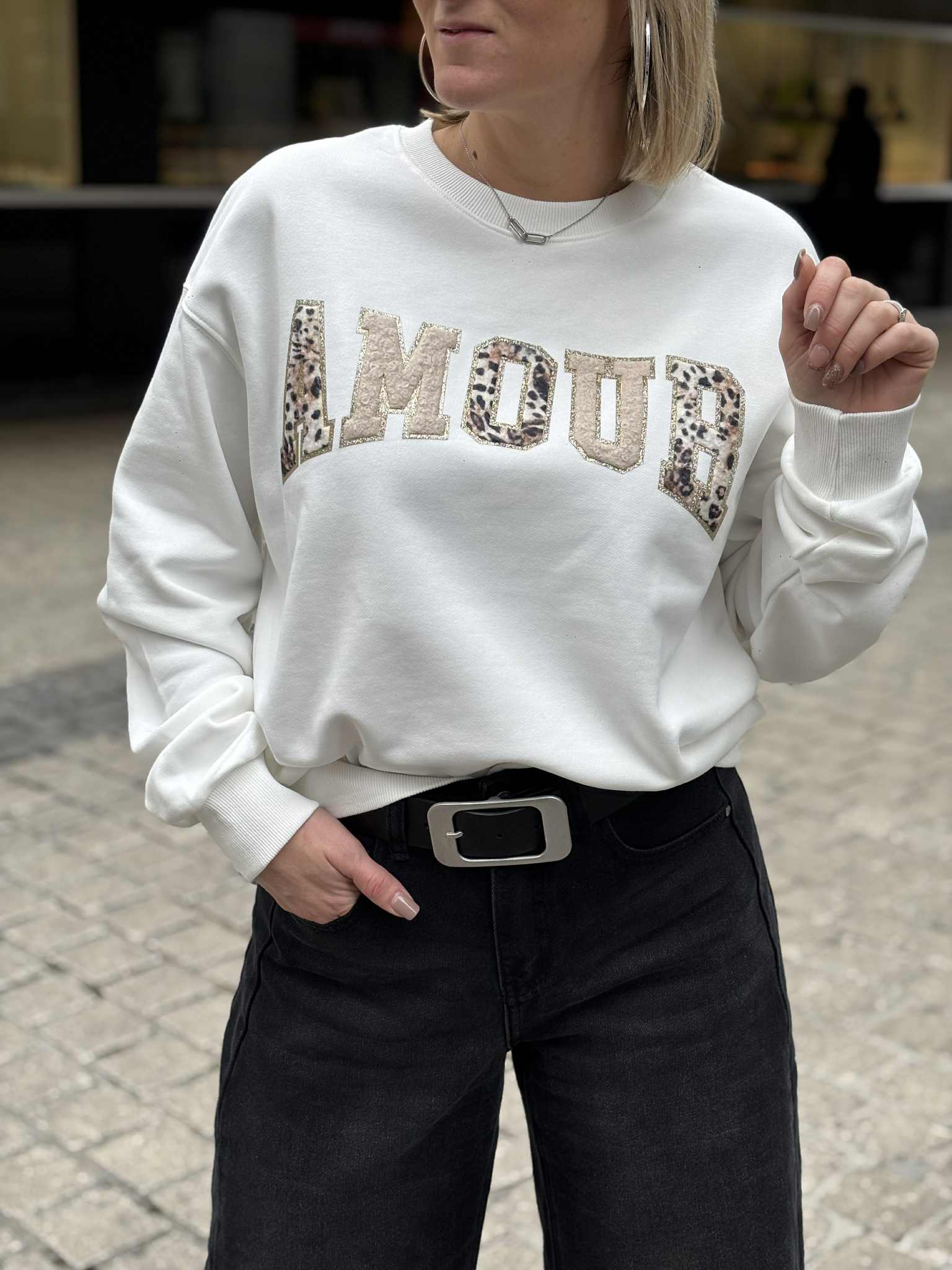 SWEAT AMOUR