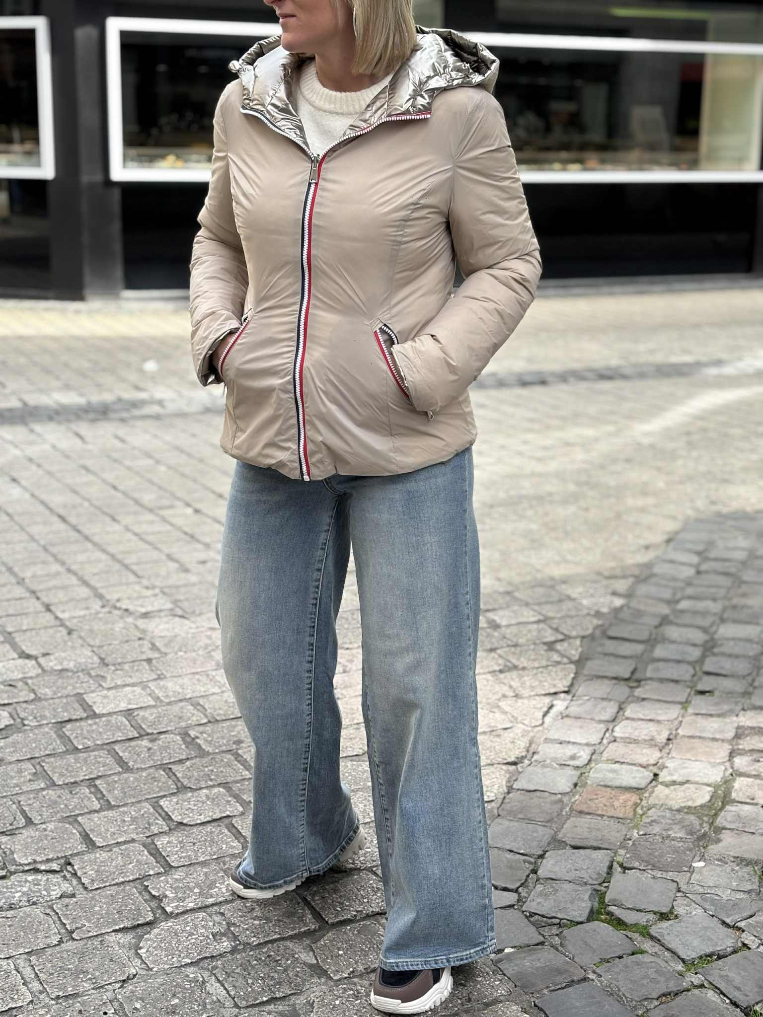 VESTE CLARA